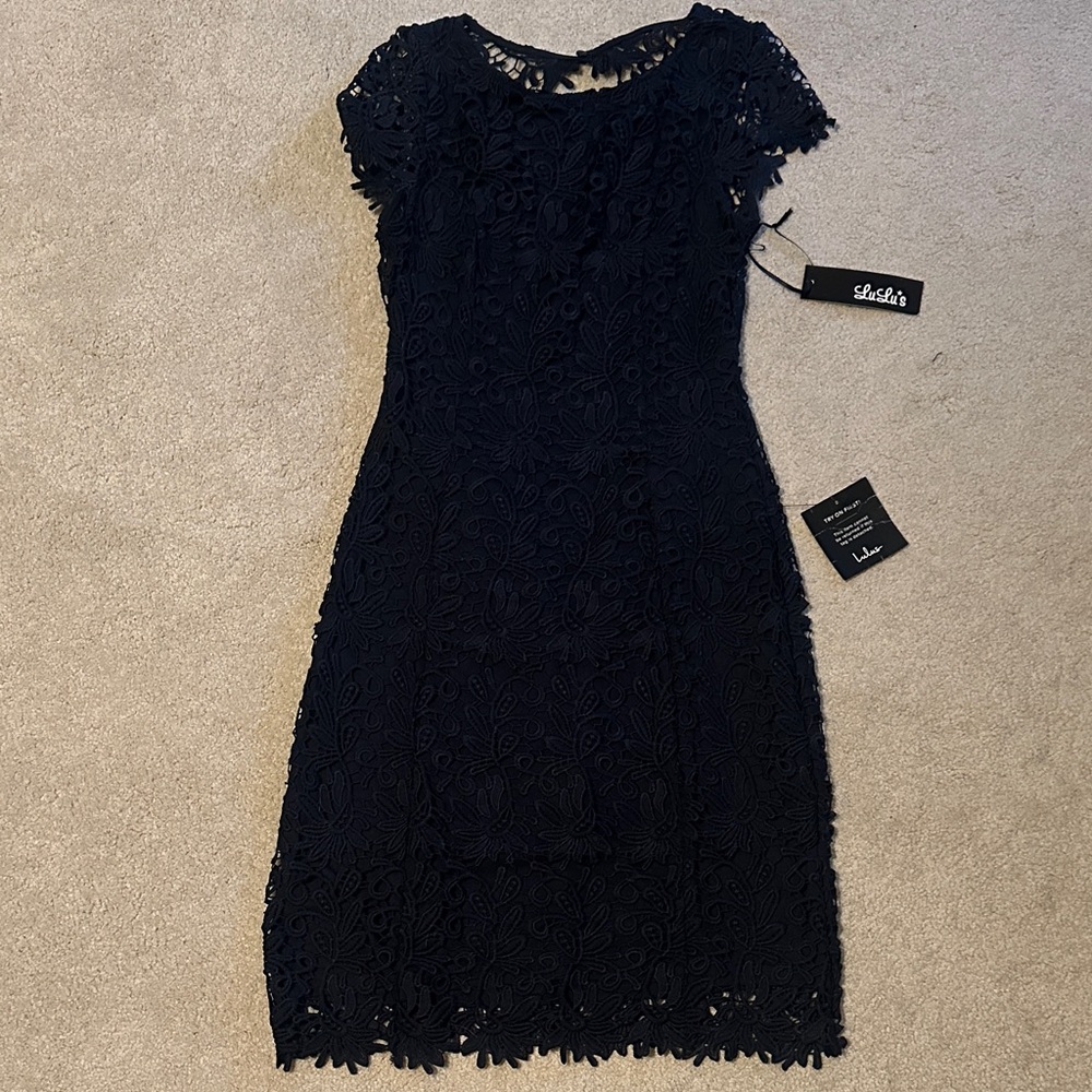 NWT - Navy lace dress with cap sleeve and keyhole back